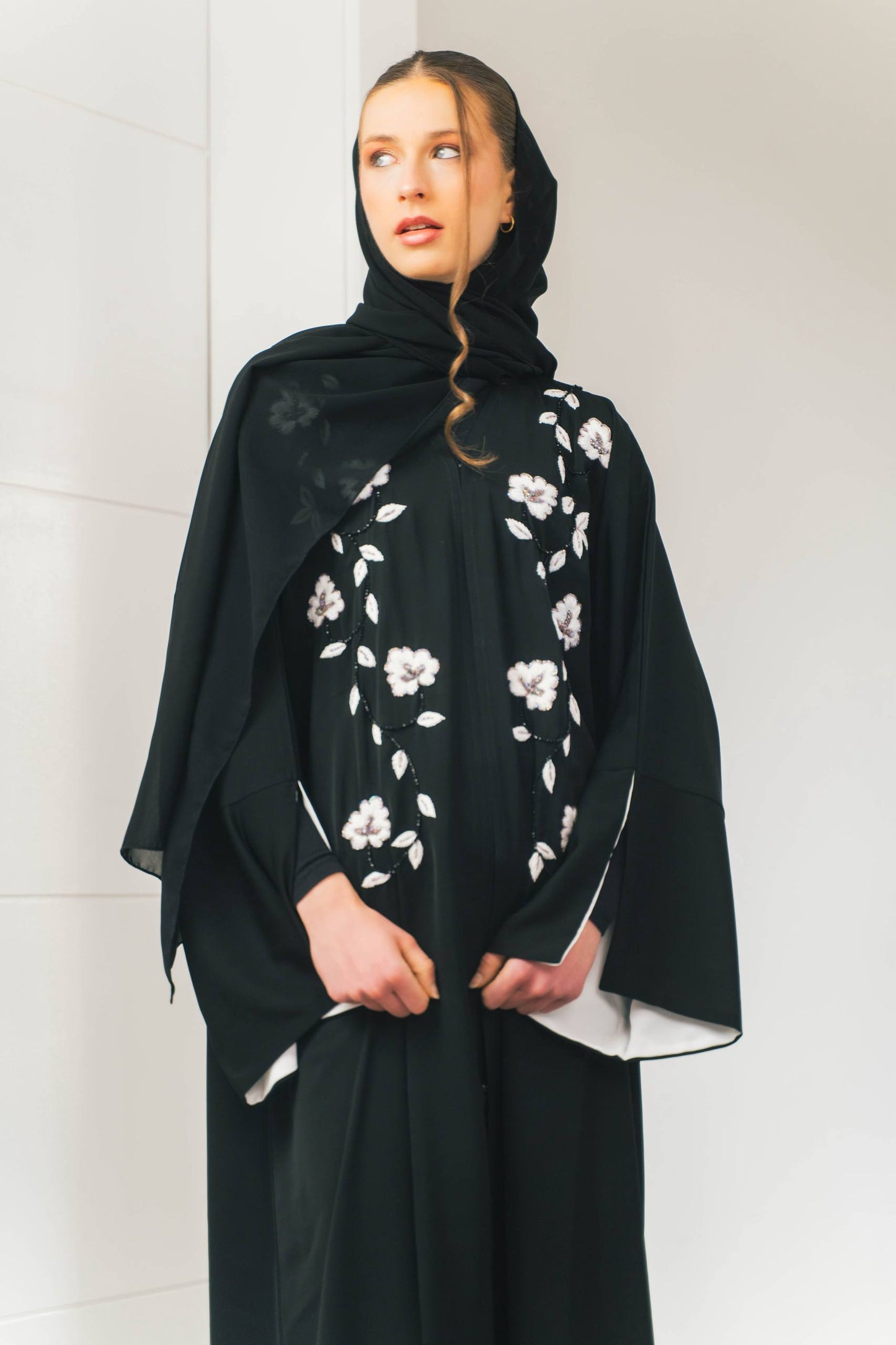 Vine Dreams Black N White