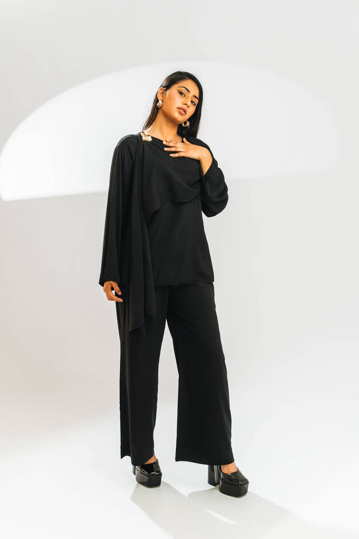 Élan Noir Buckle Coord Set